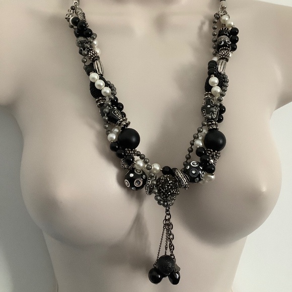 ART BY AMY LABBE Necklace 15.5 inches long - Picture 4 of 11